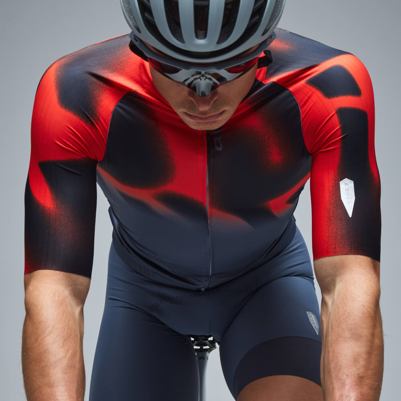 Cycling Gregarius Pro Big Logo Jersey Men Q36.5 - Aerodynamic Performance