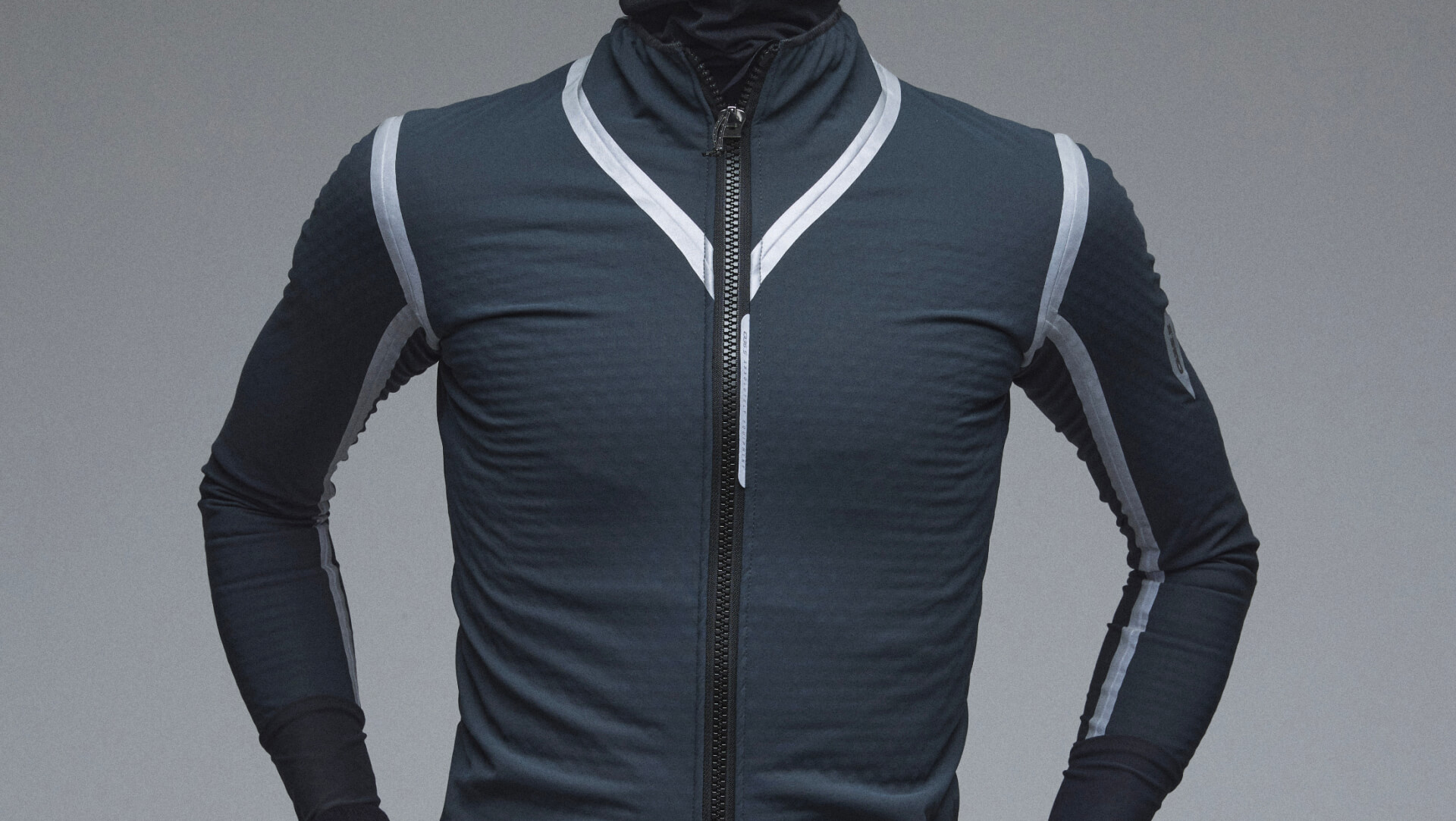Vampire Veste à Capuche vélo Q36.5 - Imperméabilité renforcée