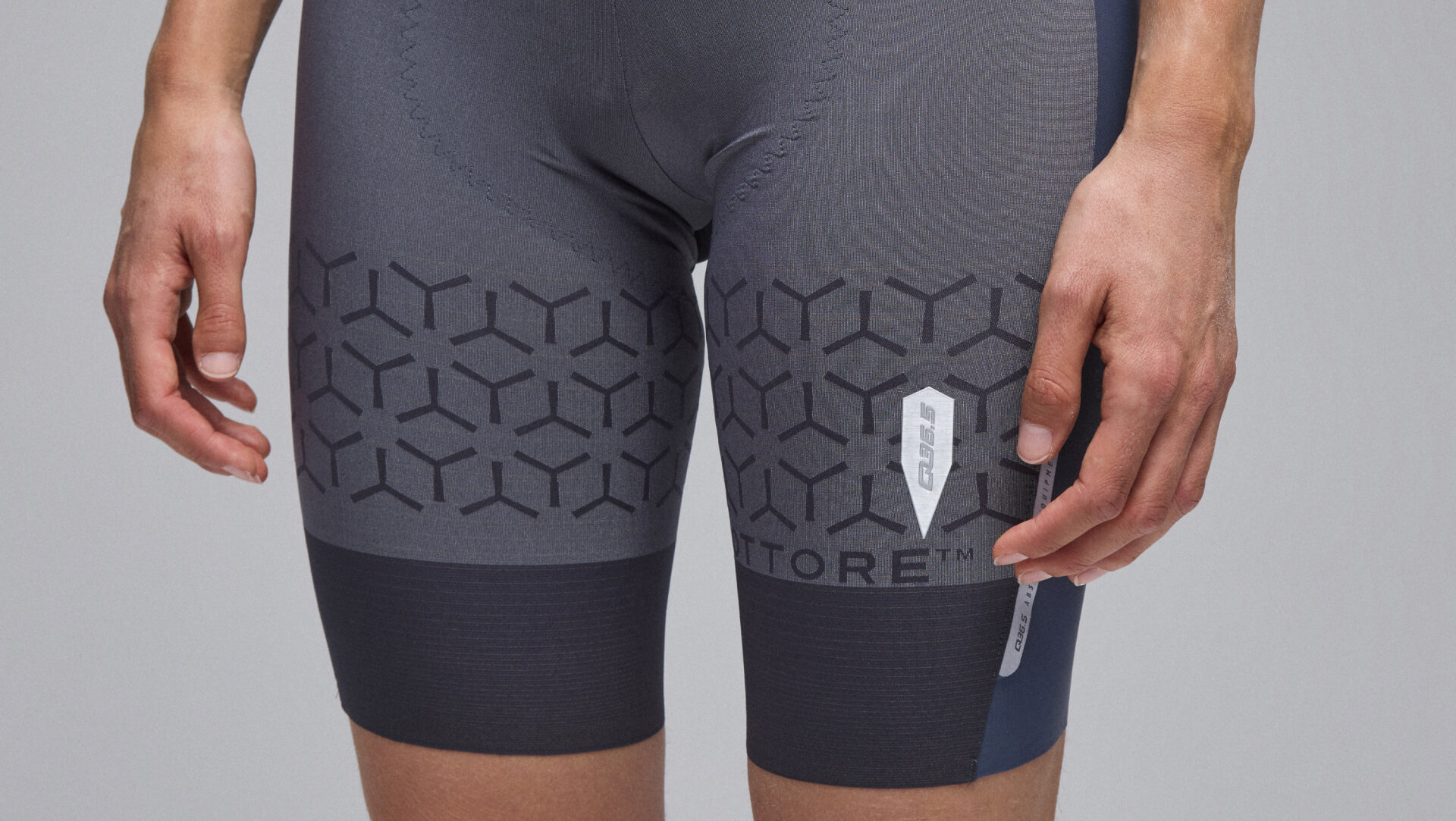 Cycling Dottore Pro Bib Shorts Women Women Q36.5 - Proprietary Leg Hem Finishing 