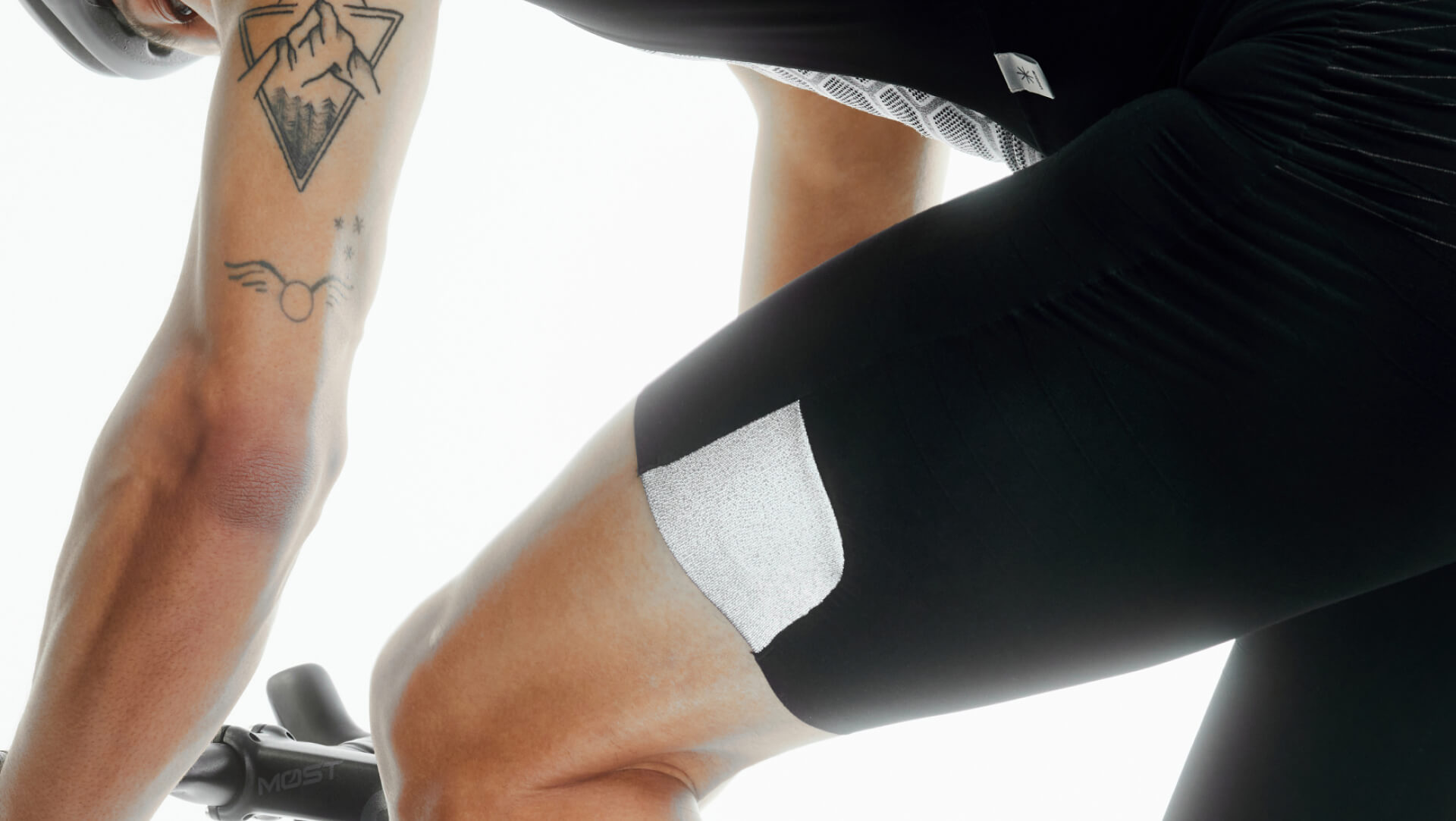 Cycling UNIQUE PRO Bib Shorts Men Q36.5 - Body mapping Cycling UNIQUE PRO Bib Shorts Men Q36.5 - Body mapping